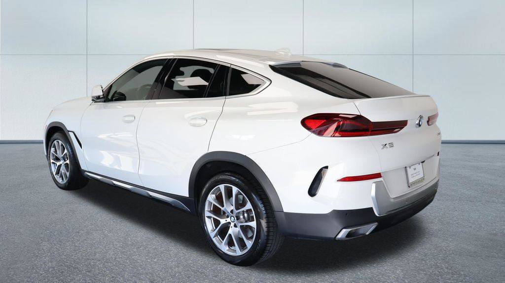 Used 2021 BMW X6 xDrive40i w/ Executive Package AWD/4WD image 3