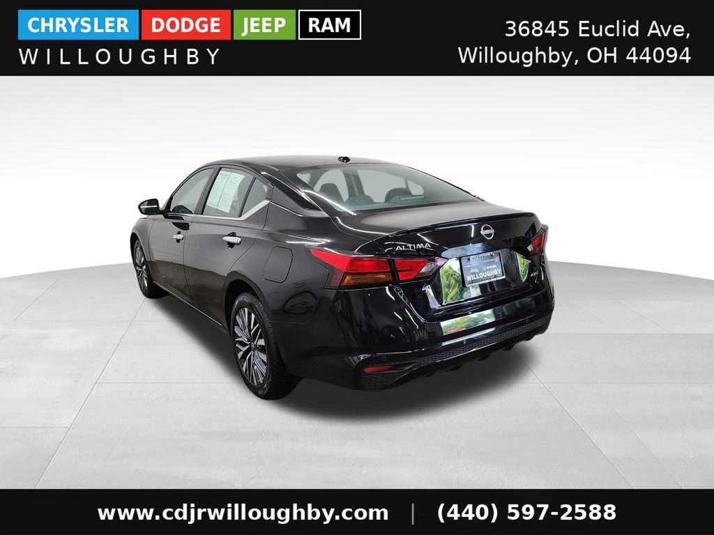 Used 2025 Nissan Altima 2.5 SV AWD/4WD image 7