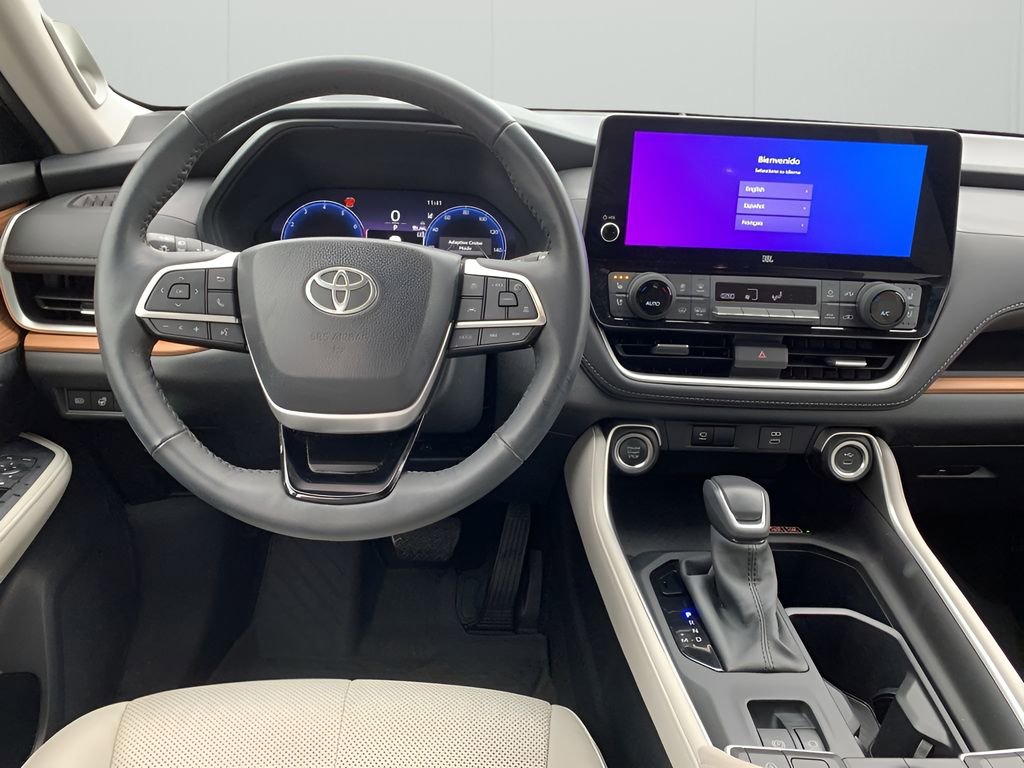 Used 2024 Toyota Grand Highlander Limited image 16