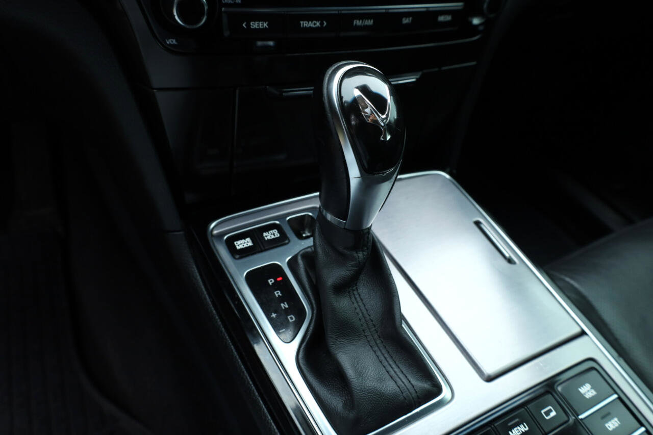 Used 2016 Hyundai Equus Signature image 13