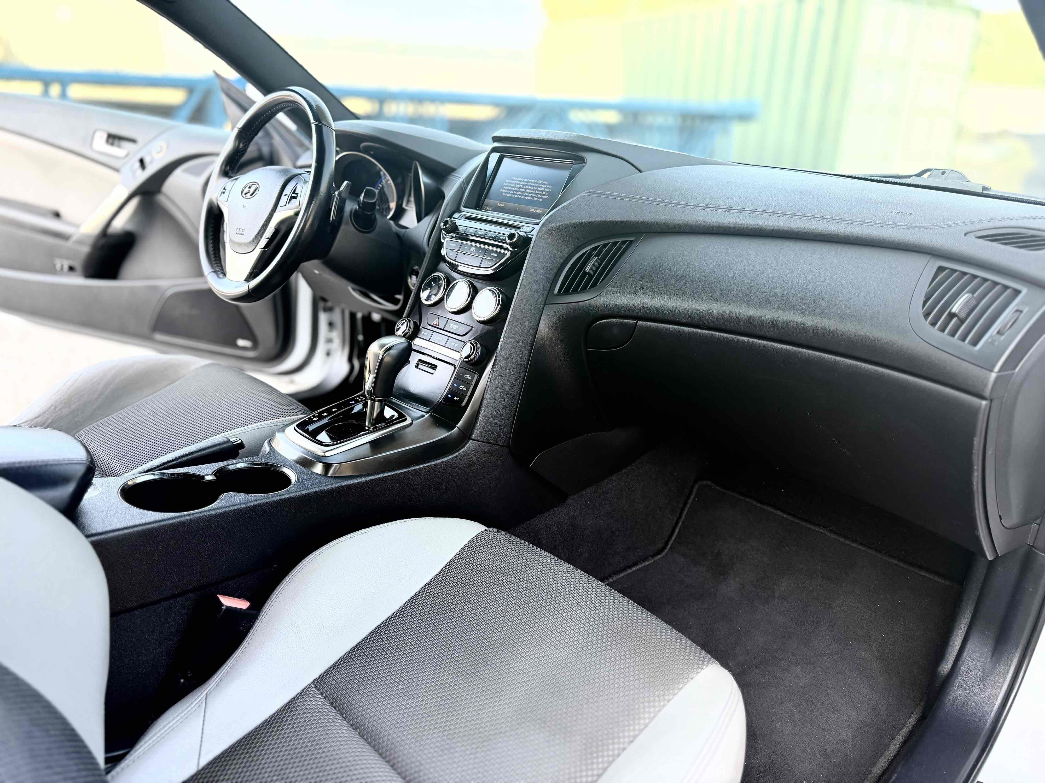 Used 2014 Hyundai Genesis 2.0T image 18