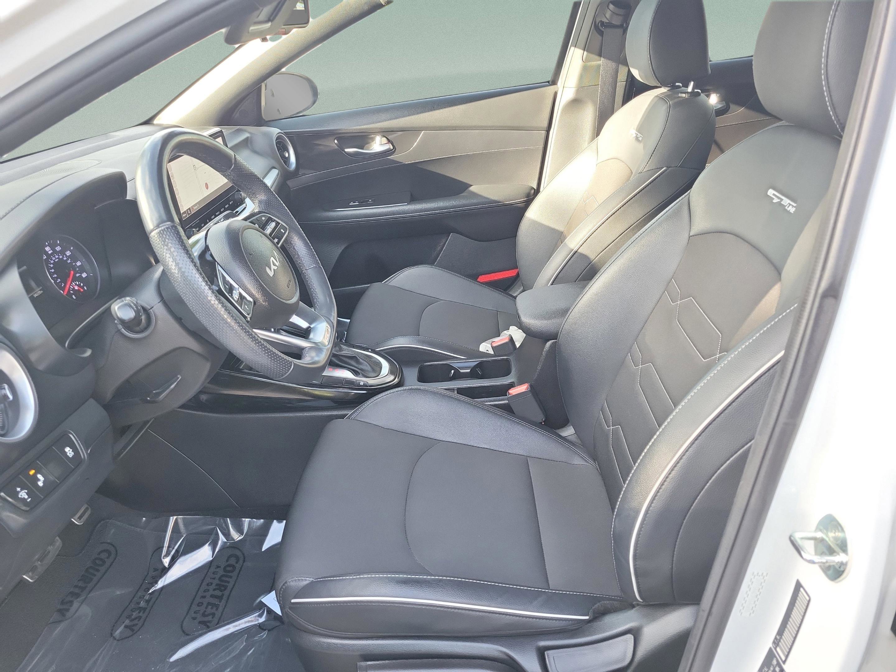 Used 2023 Kia Forte GT-Line w/ GT-Line Premium Package FWD image 15