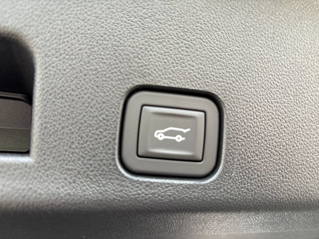 New 2026 GMC Acadia Denali Ultimate w/ LPO, Floor Liner Package AWD/4WD image 48
