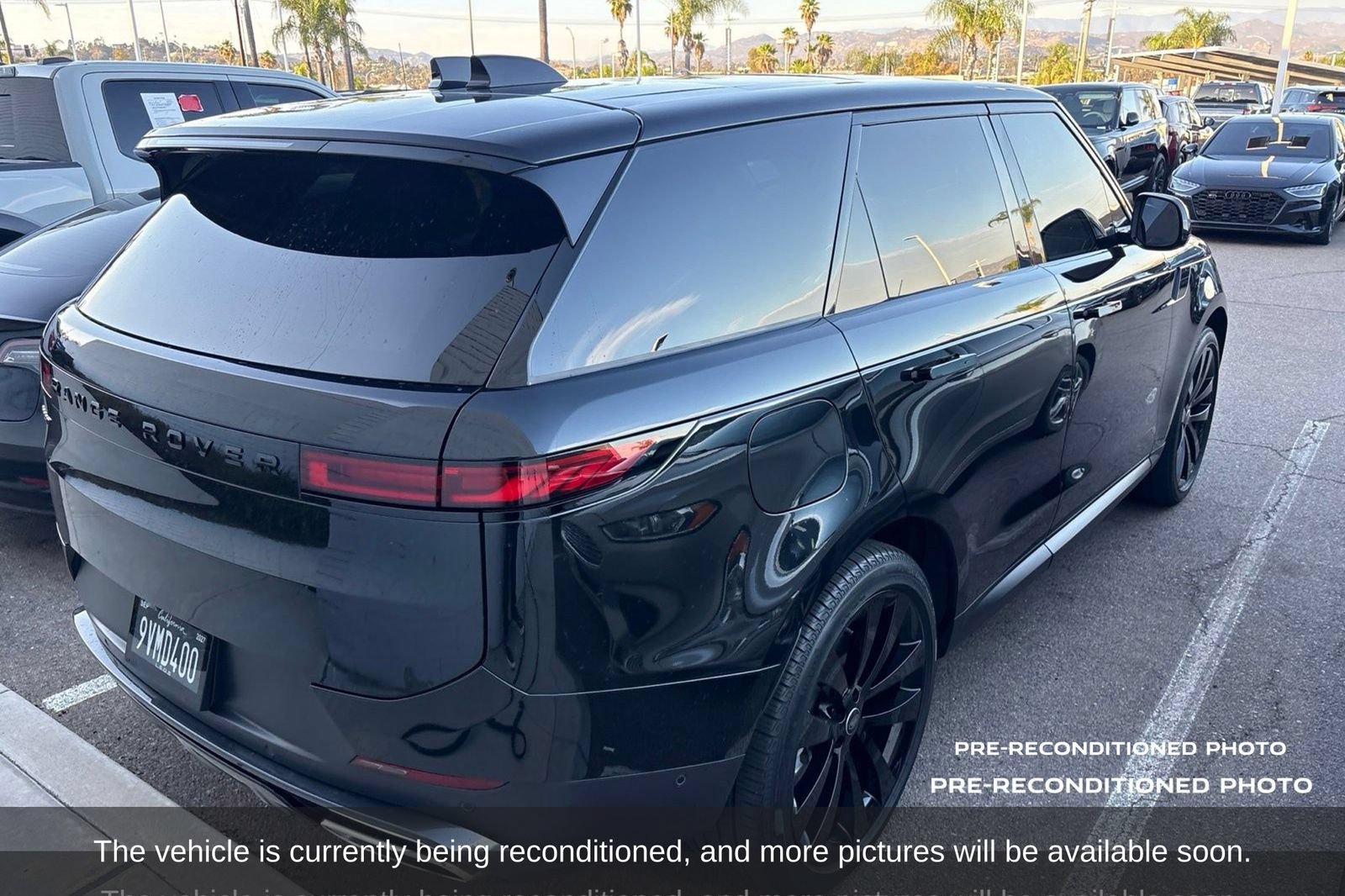 Used 2025 Land Rover Range Rover Sport SE AWD/4WD image 11
