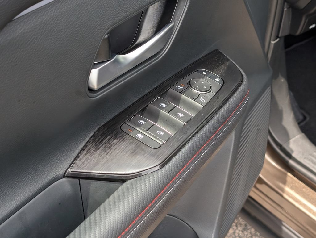 Certified 2025 Nissan Kicks SR FWD image 16