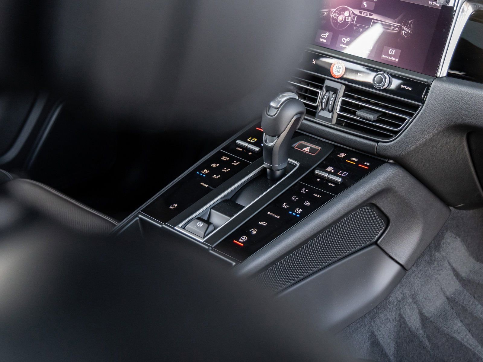 Certified 2025 Porsche Macan image 26