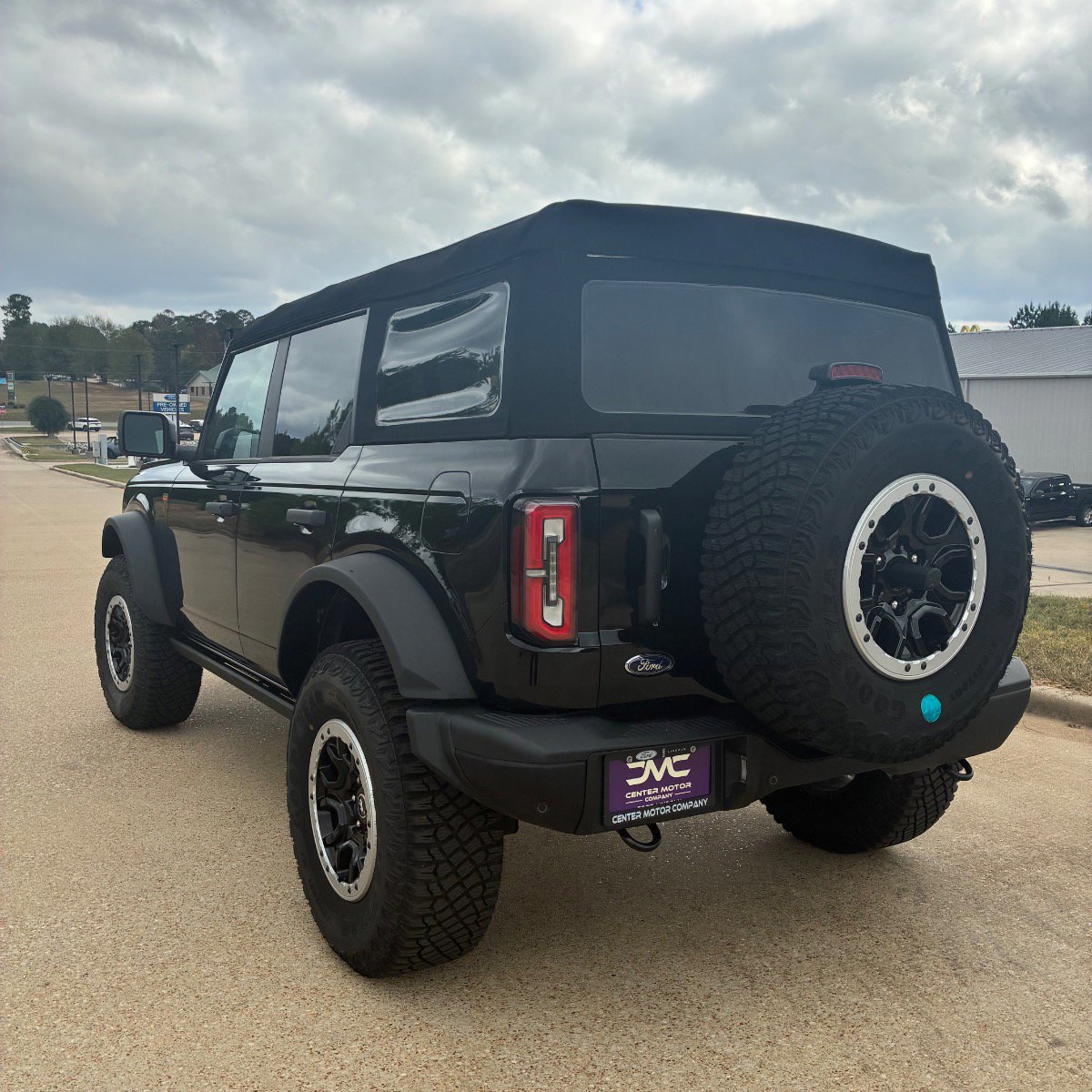 Used 2023 Ford Bronco Badlands w/ Sasquatch Package AWD/4WD image 6
