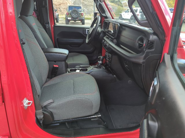Used 2025 Jeep Wrangler Unlimited Rubicon AWD/4WD image 19