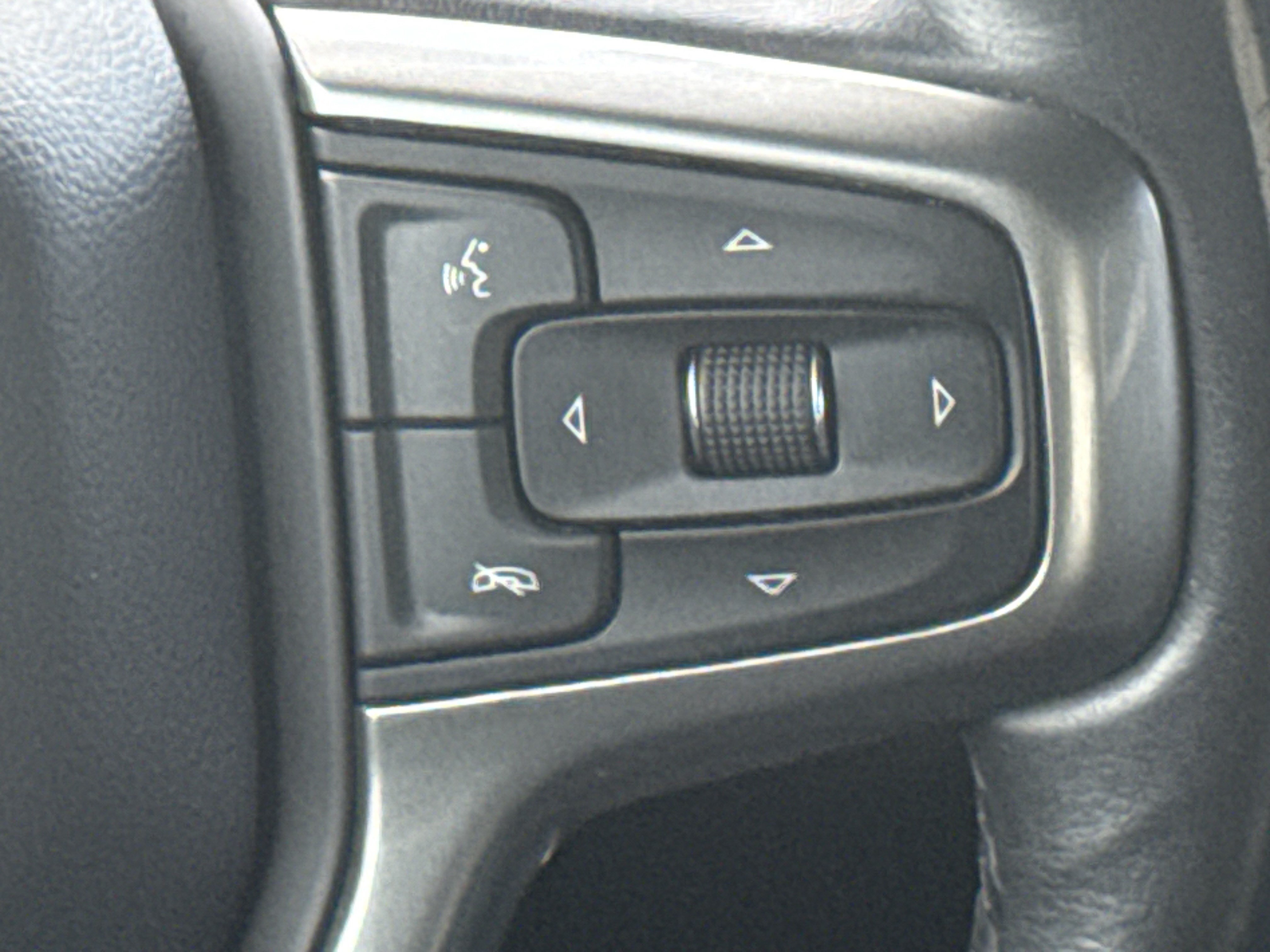 Used 2021 Chevrolet Silverado 1500 LT Trail Boss w/ Bed Protection Package AWD/4WD image 28