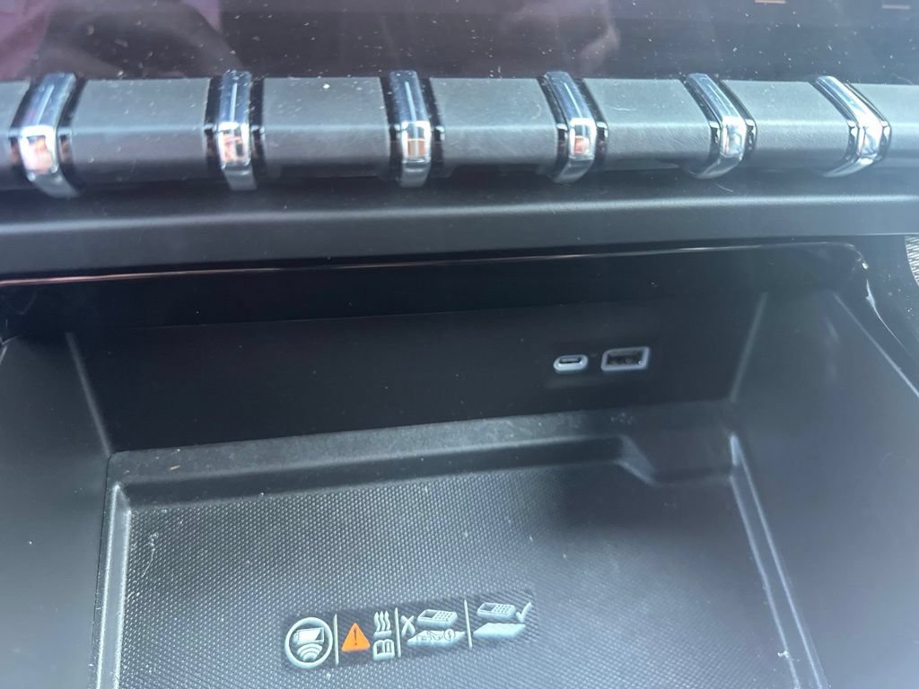 Used 2025 GMC Yukon XL Elevation w/ Technology Package AWD/4WD image 23