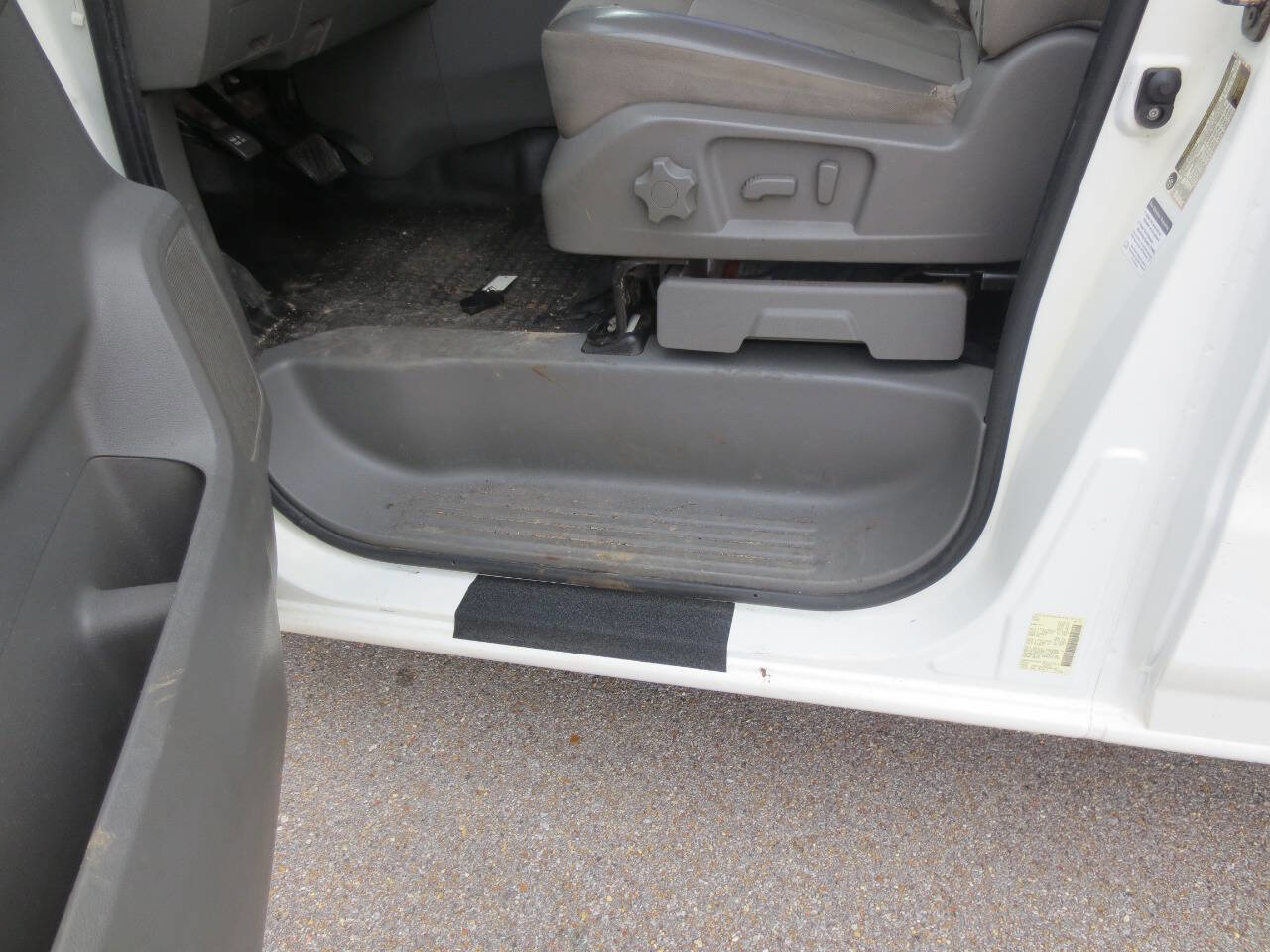 Used 2015 Nissan NV 2500 SL w/ Technology Package image 8