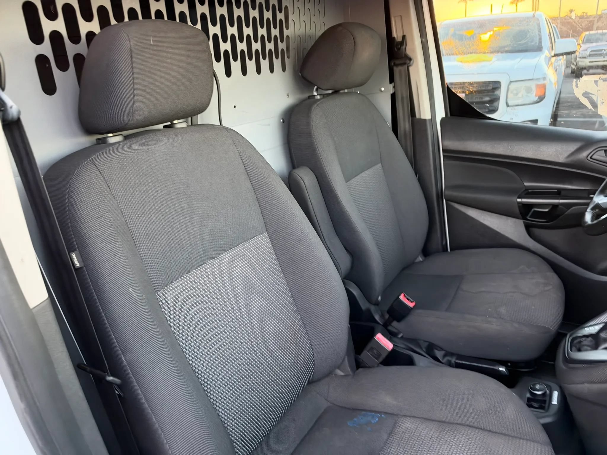 Used 2018 Ford Transit Connect XL FWD image 27