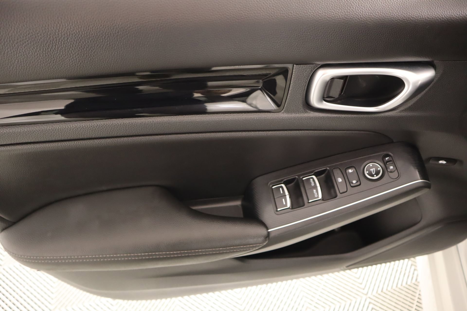 Used 2024 Honda Civic Touring image 16