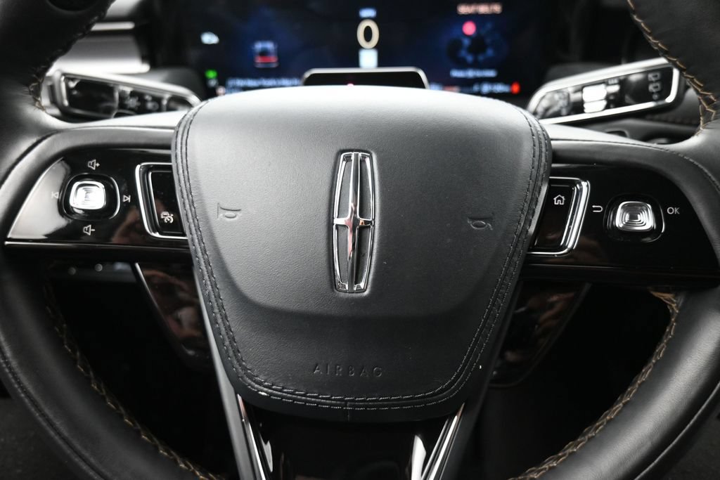 Used 2026 Lincoln Aviator AWD image 16