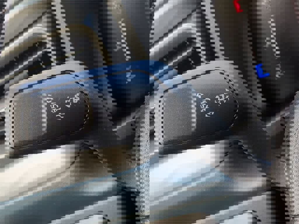 New 2025 Ford Maverick Lariat w/ Black Appearance Package image 27