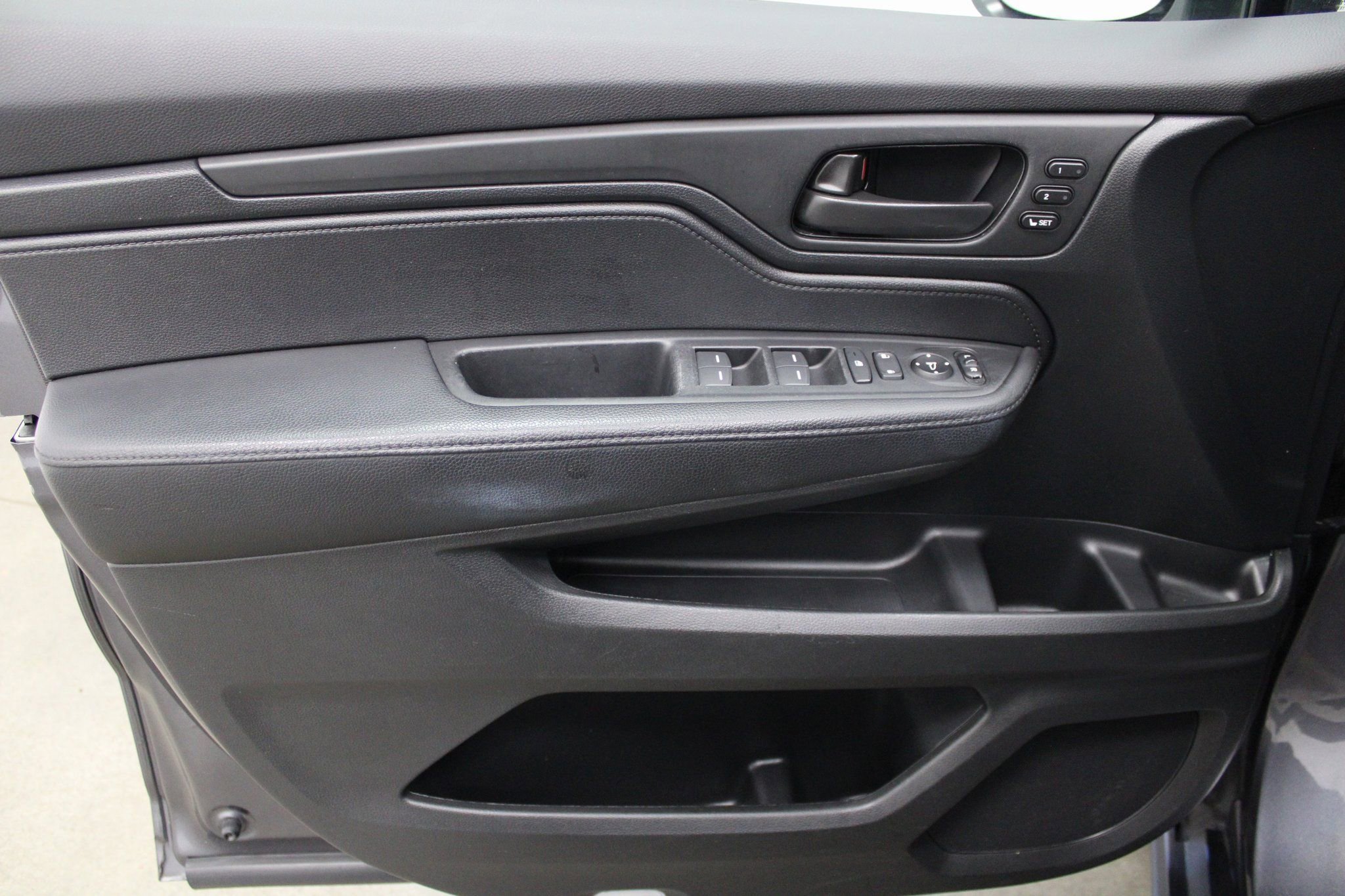 Used 2023 Honda Odyssey EX-L image 13