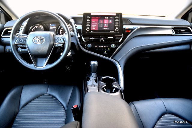 Used 2024 Toyota Camry SE image 11