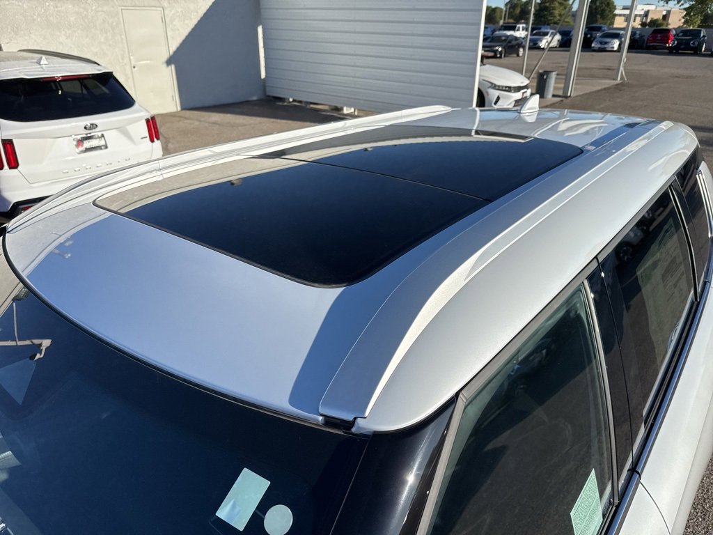 New 2025 Mitsubishi Outlander SEL image 9