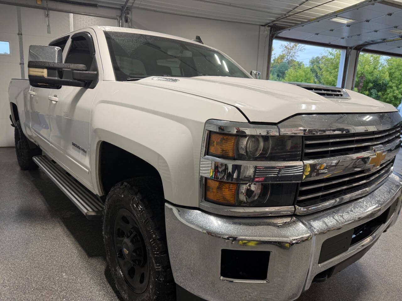 Used 2018 Chevrolet Silverado 2500 LT AWD/4WD image 4