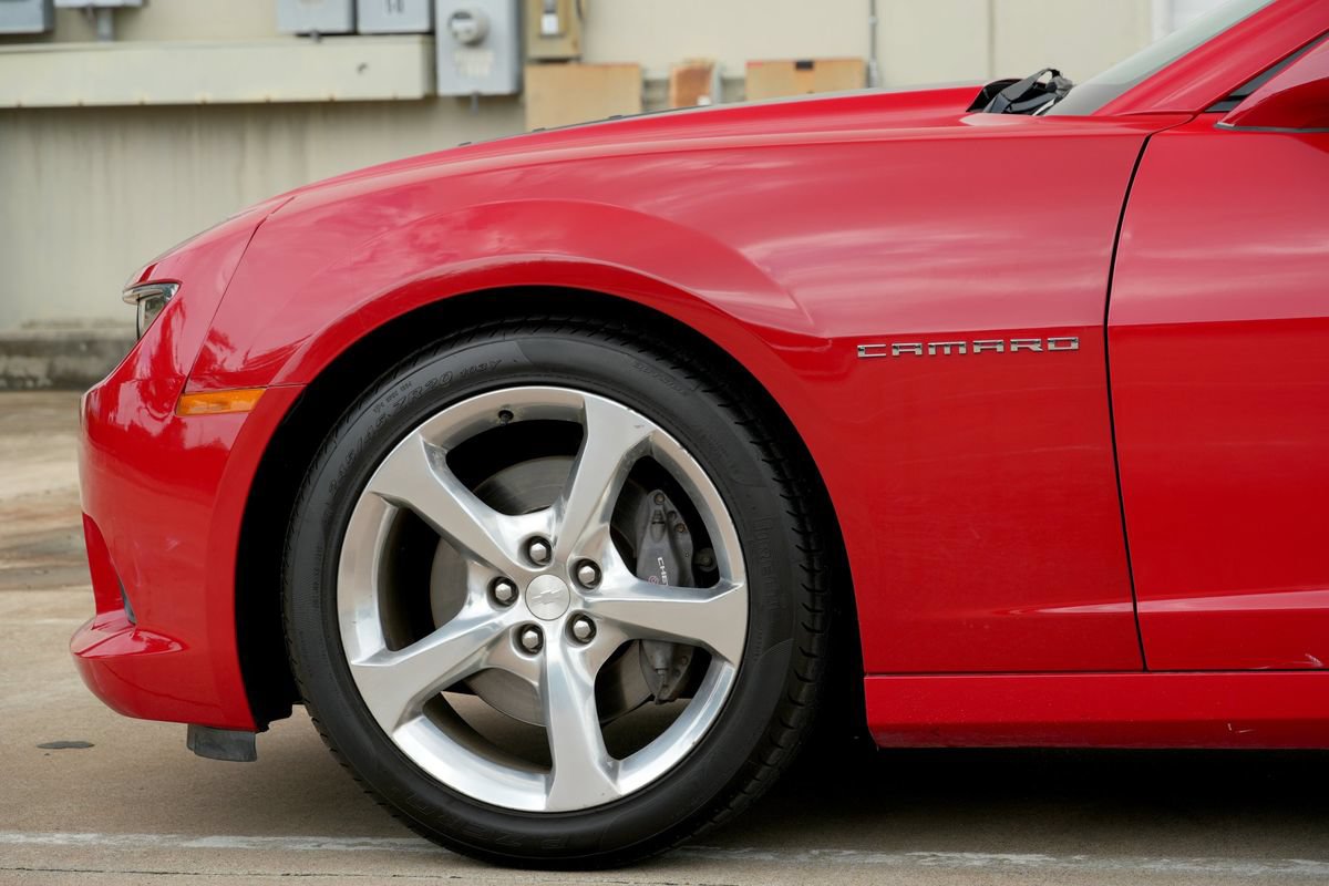 Used 2015 Chevrolet Camaro SS w/ RS Package RWD image 23
