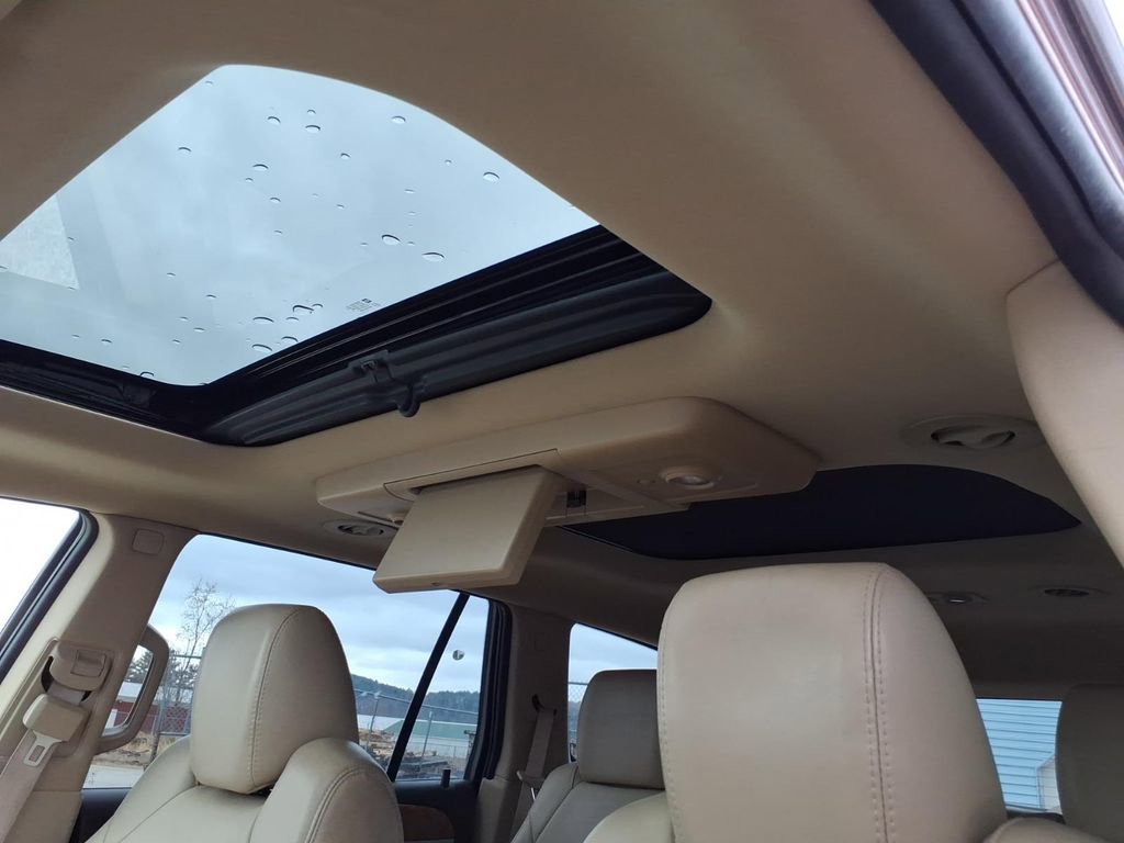 Used 2011 Buick Enclave CXL image 19