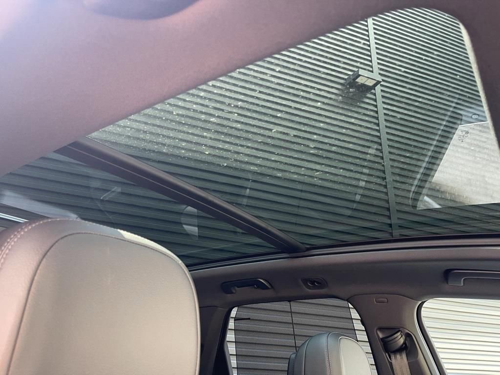 New 2025 Porsche Cayenne image 22