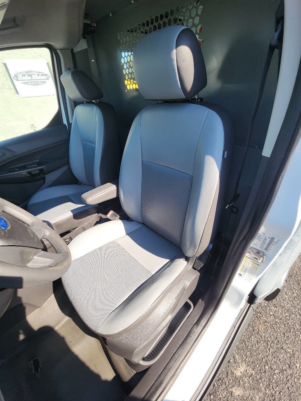 Used 2015 Ford Transit Connect XL image 17