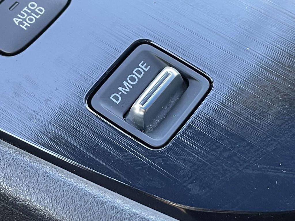 Used 2024 Nissan Rogue S image 29