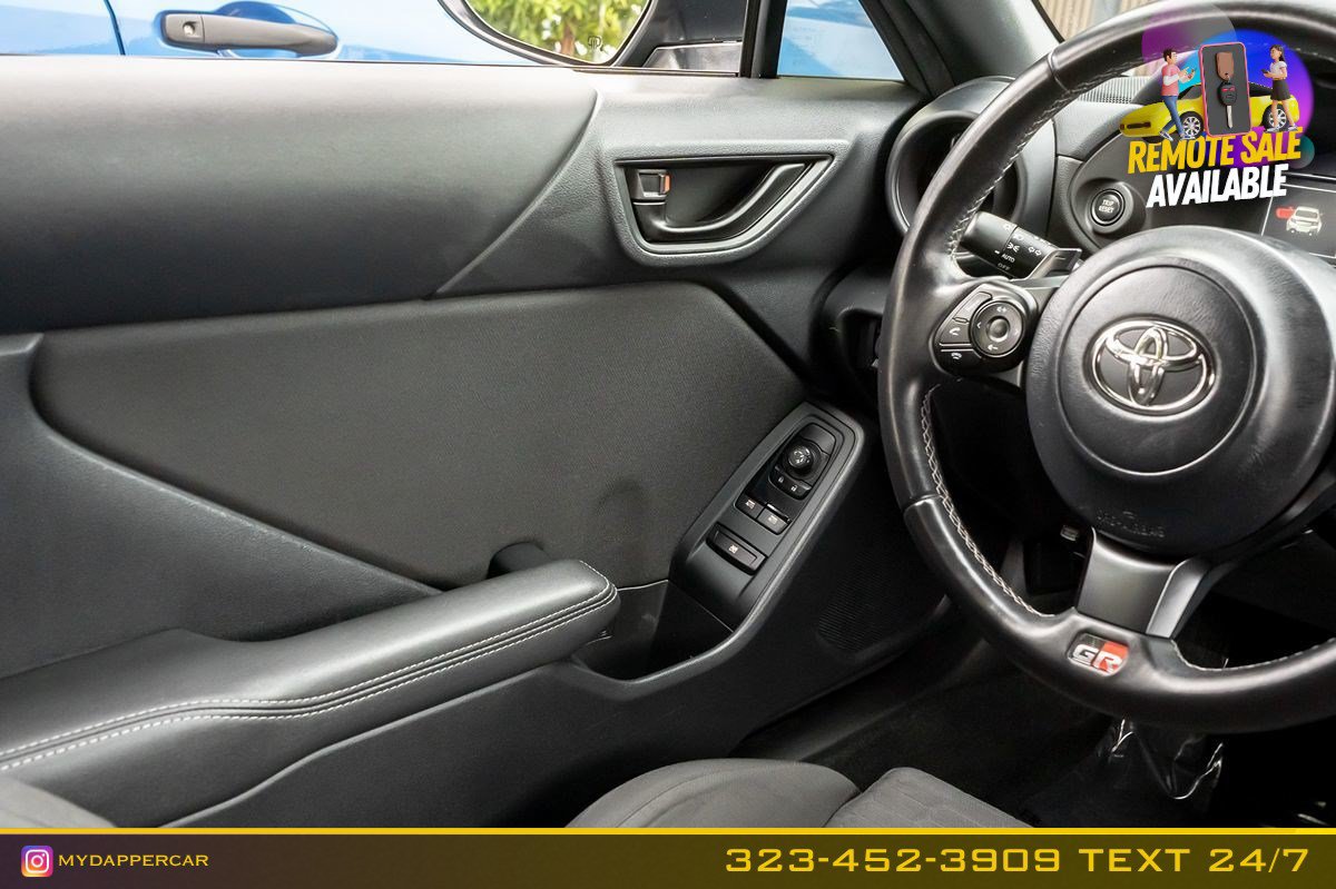 Used 2022 Toyota GR86 w/ ALL Weather Mat Package (TMS) RWD image 19