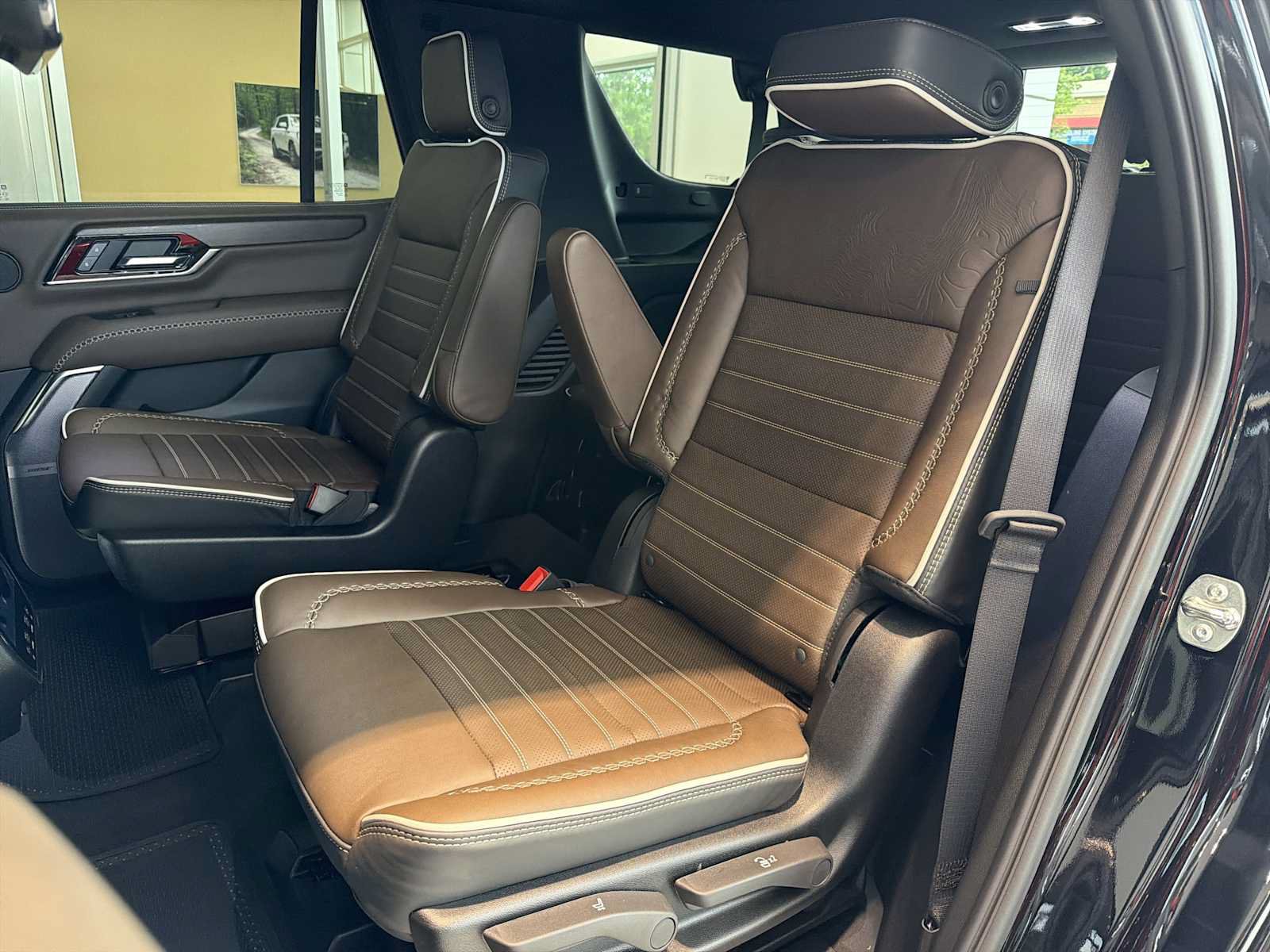 New 2026 GMC Yukon Denali Ultimate AWD/4WD image 16