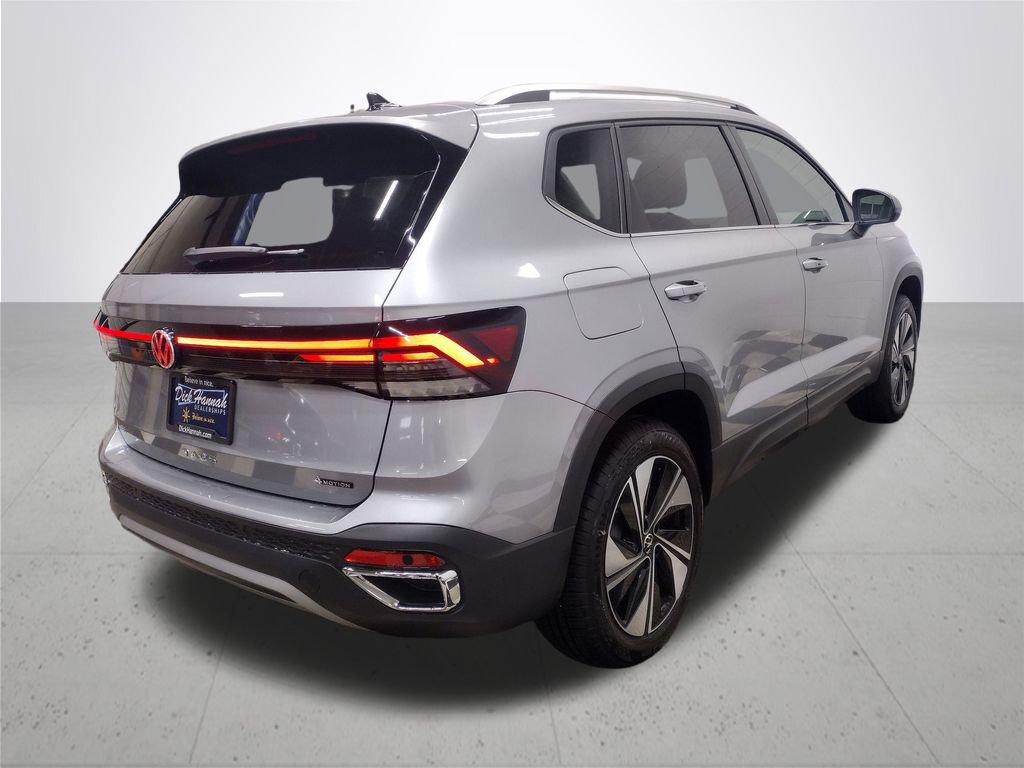 New 2025 Volkswagen Taos SE image 12