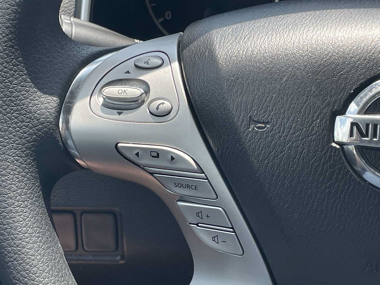 Used 2016 Nissan Murano S AWD/4WD image 14