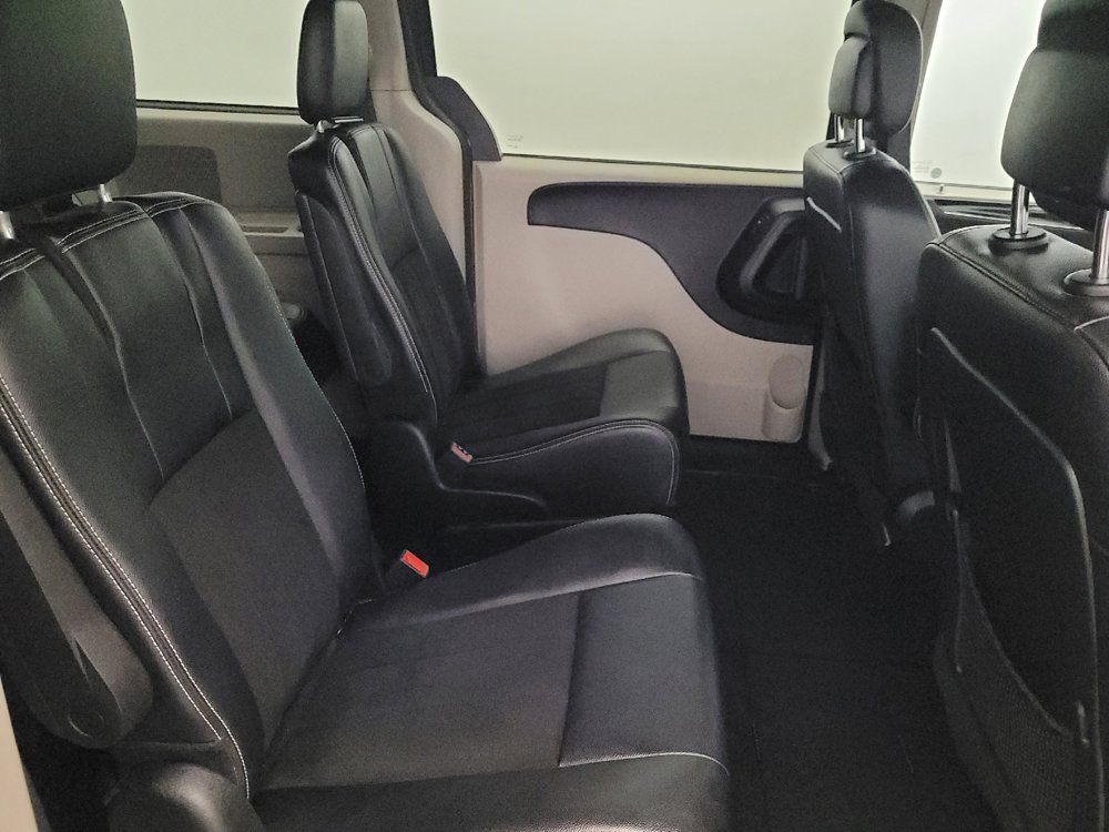 Used 2019 Dodge Grand Caravan SXT image 19