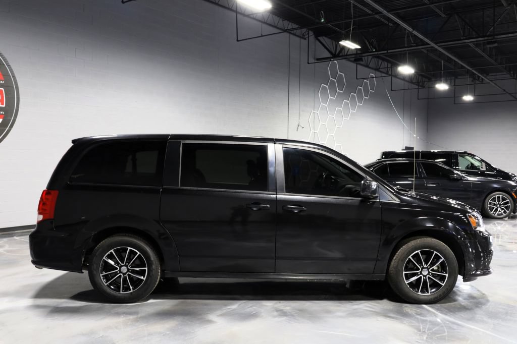 Used 2018 Dodge Grand Caravan SE FWD image 8