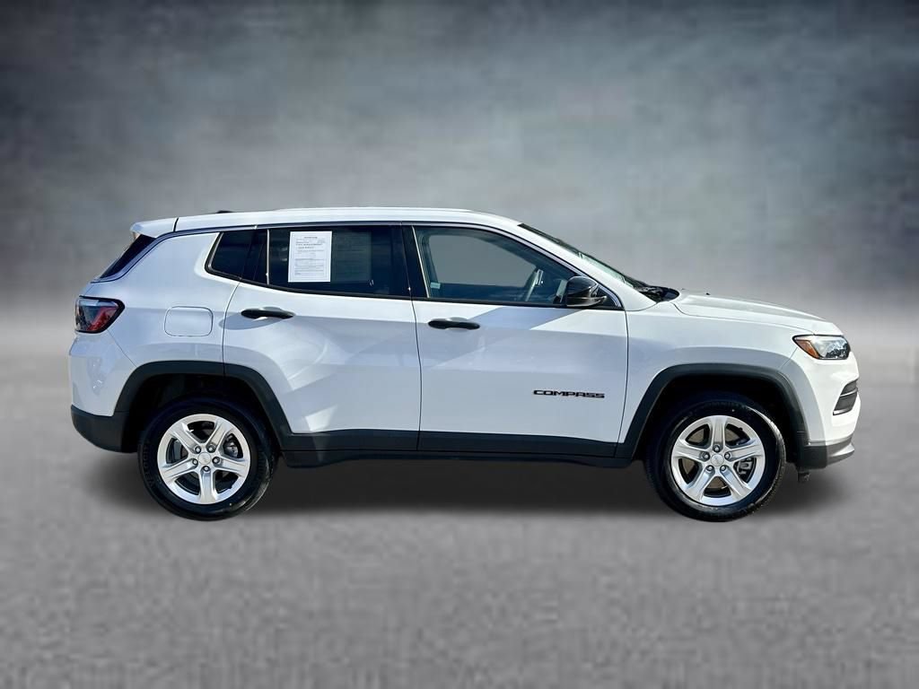 Used 2024 Jeep Compass Sport AWD/4WD image 4