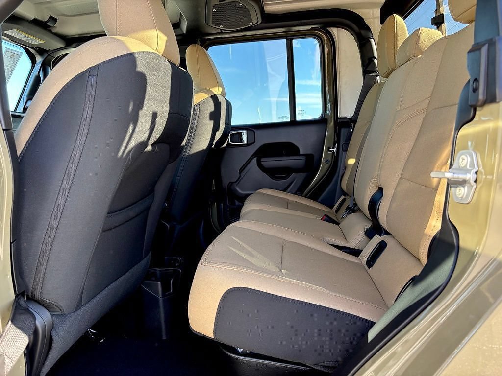 New 2026 Jeep Gladiator Willys AWD/4WD image 13