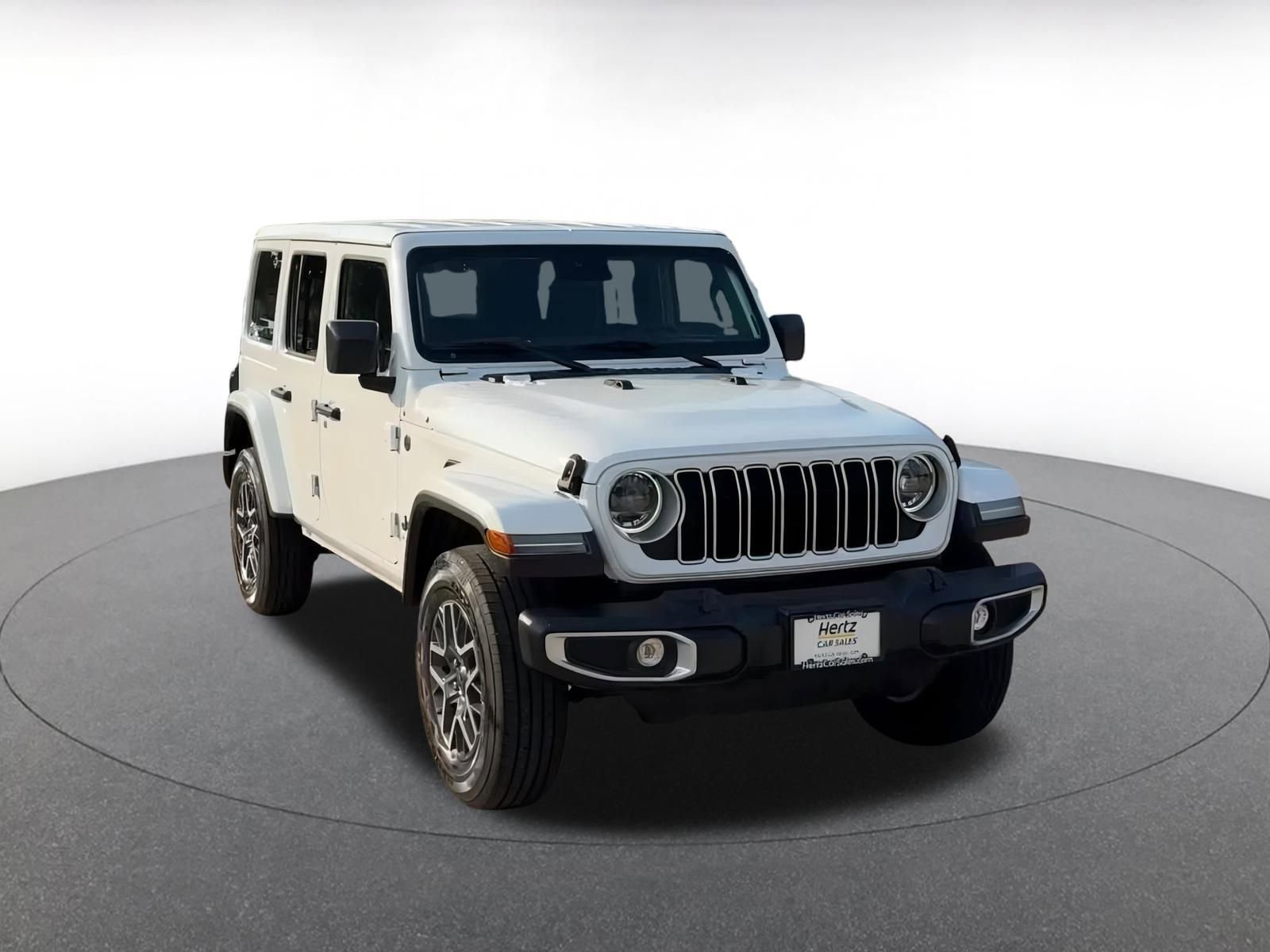 Used 2025 Jeep Wrangler Sahara image 3