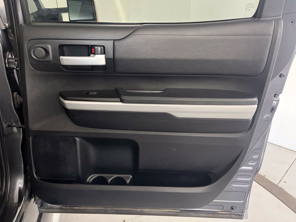 Used 2018 Toyota Tundra SR5 w/ SR5 Upgrade Package AWD/4WD image 28
