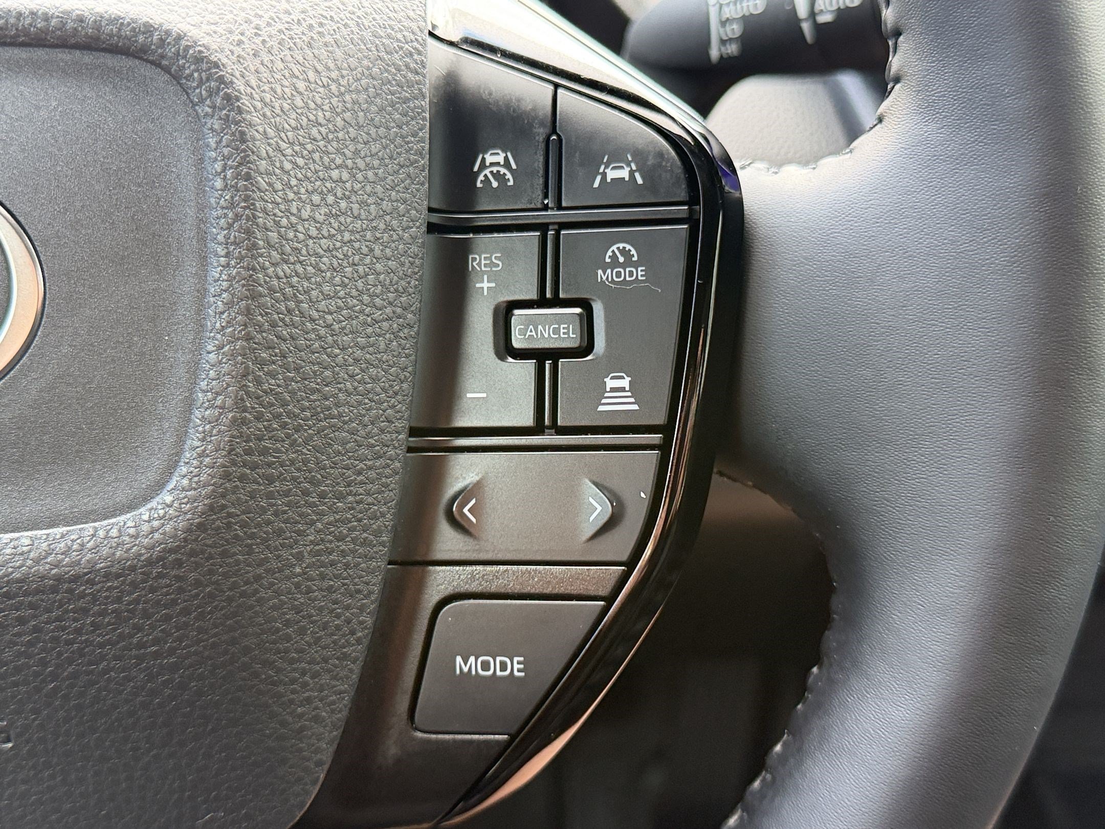 Used 2024 Toyota Prius Limited FWD image 17