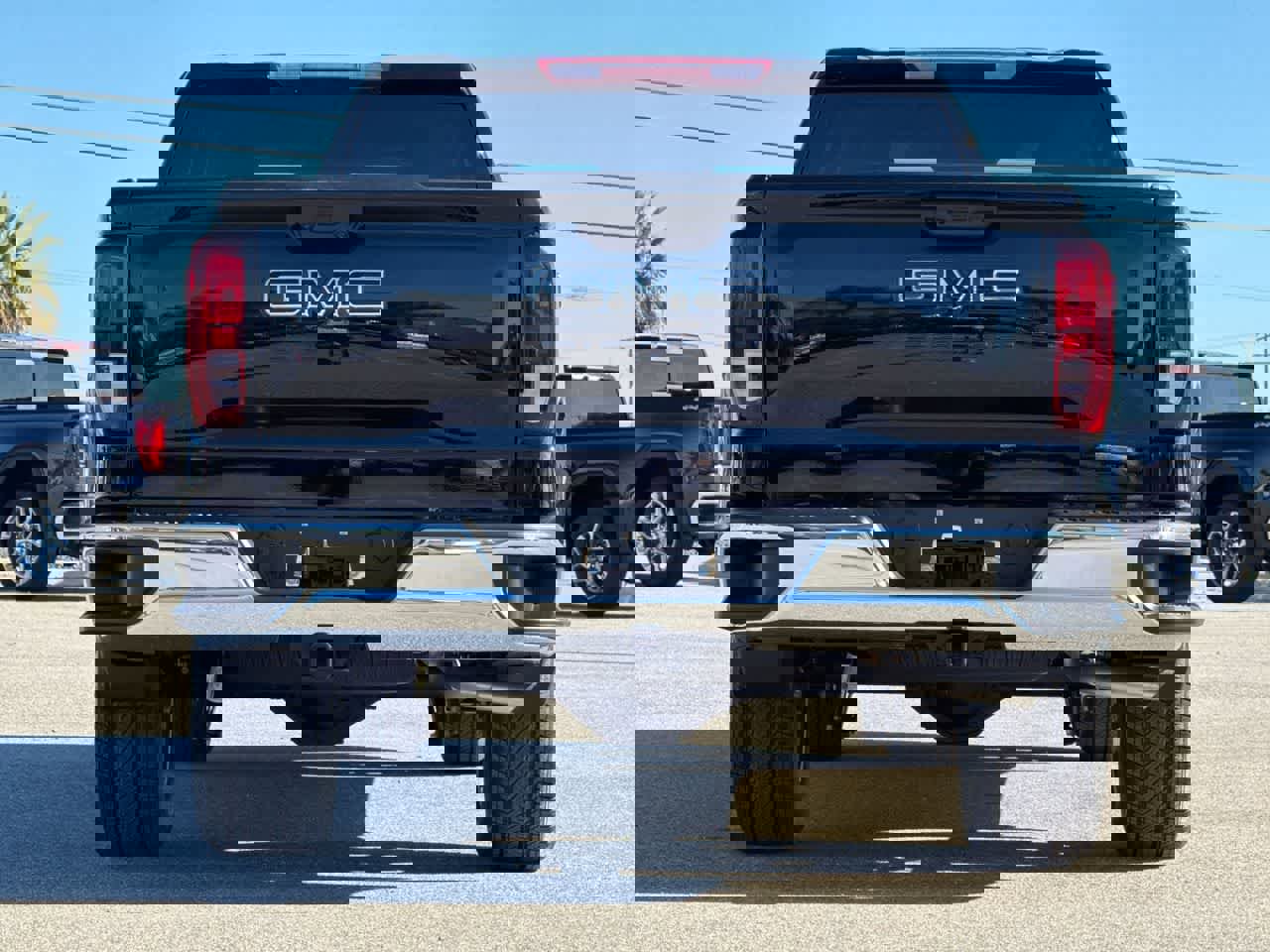 New 2026 GMC Sierra 1500 SLE w/ LPO, Black Badging Package image 12