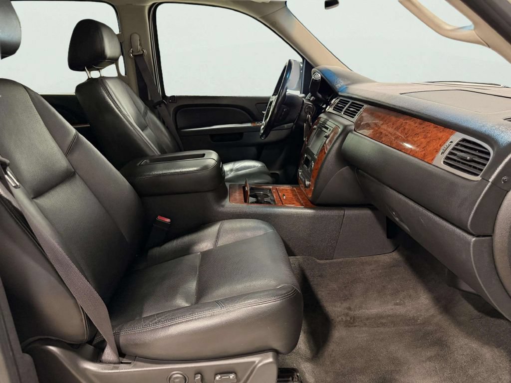 Used 2012 Chevrolet Avalanche LTZ AWD/4WD image 26