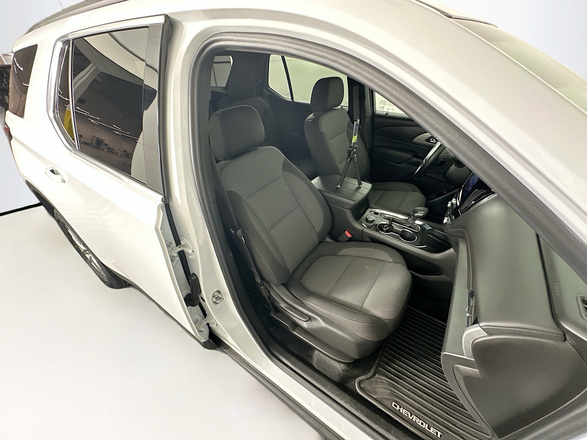 Used 2023 Chevrolet Traverse LT image 33