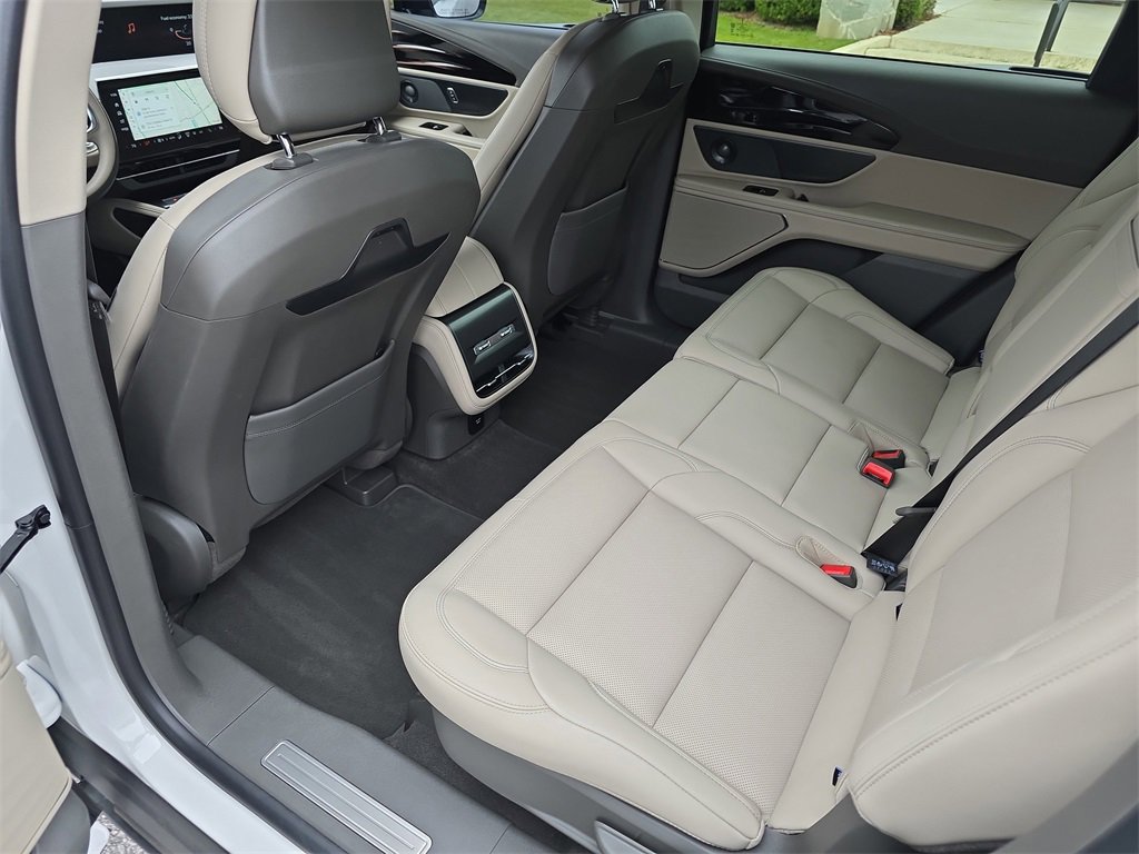 Used 2025 Lincoln Nautilus Premier w/ Equipment Group 102A image 21