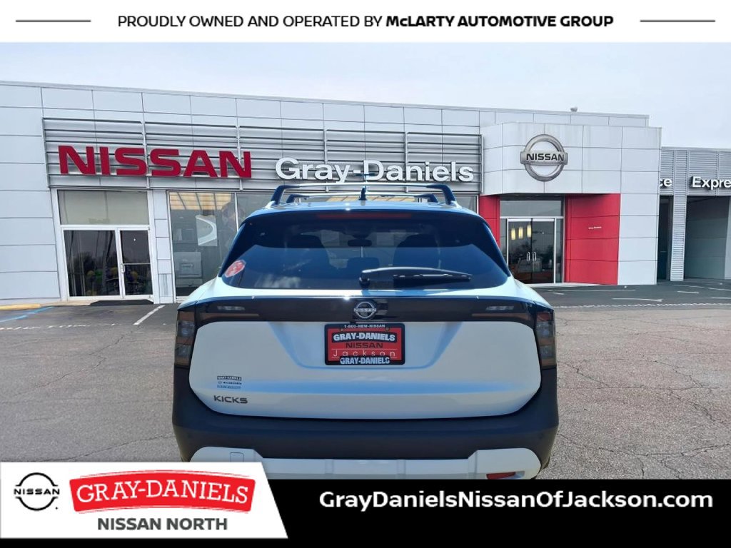 New 2027 Nissan Kicks SR FWD image 6
