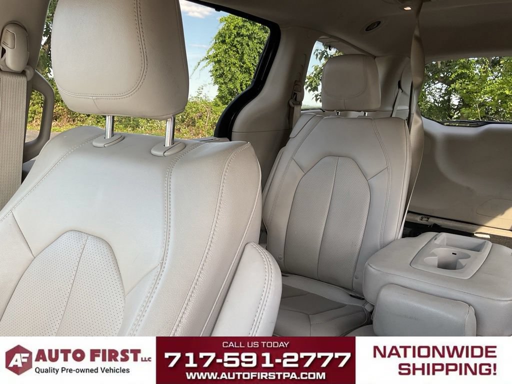 Used 2019 Chrysler Pacifica Touring-L w/ Advanced Safetytec Group FWD image 15