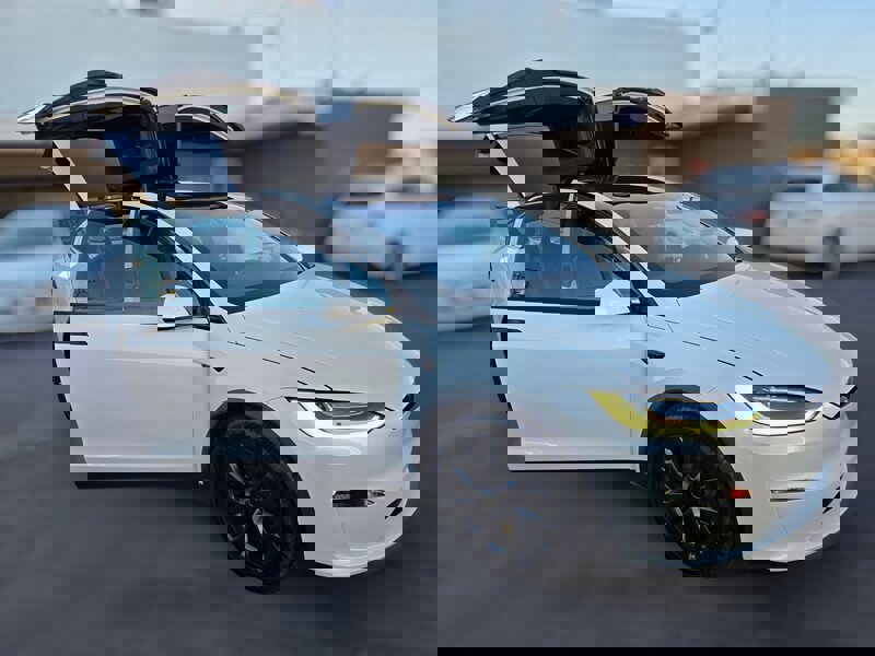 Used 2022 Tesla Model X image 13