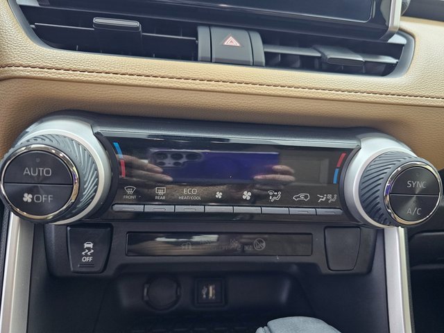 Used 2025 Toyota RAV4 XLE Premium image 17