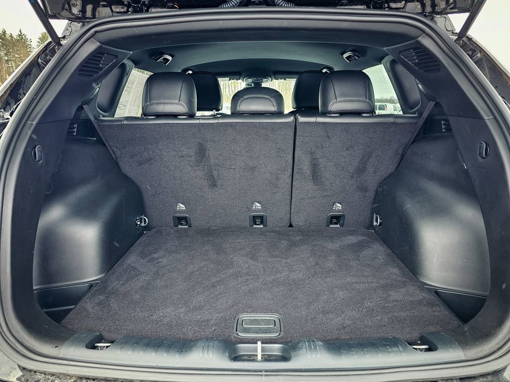 Used 2024 Jeep Compass Latitude image 33