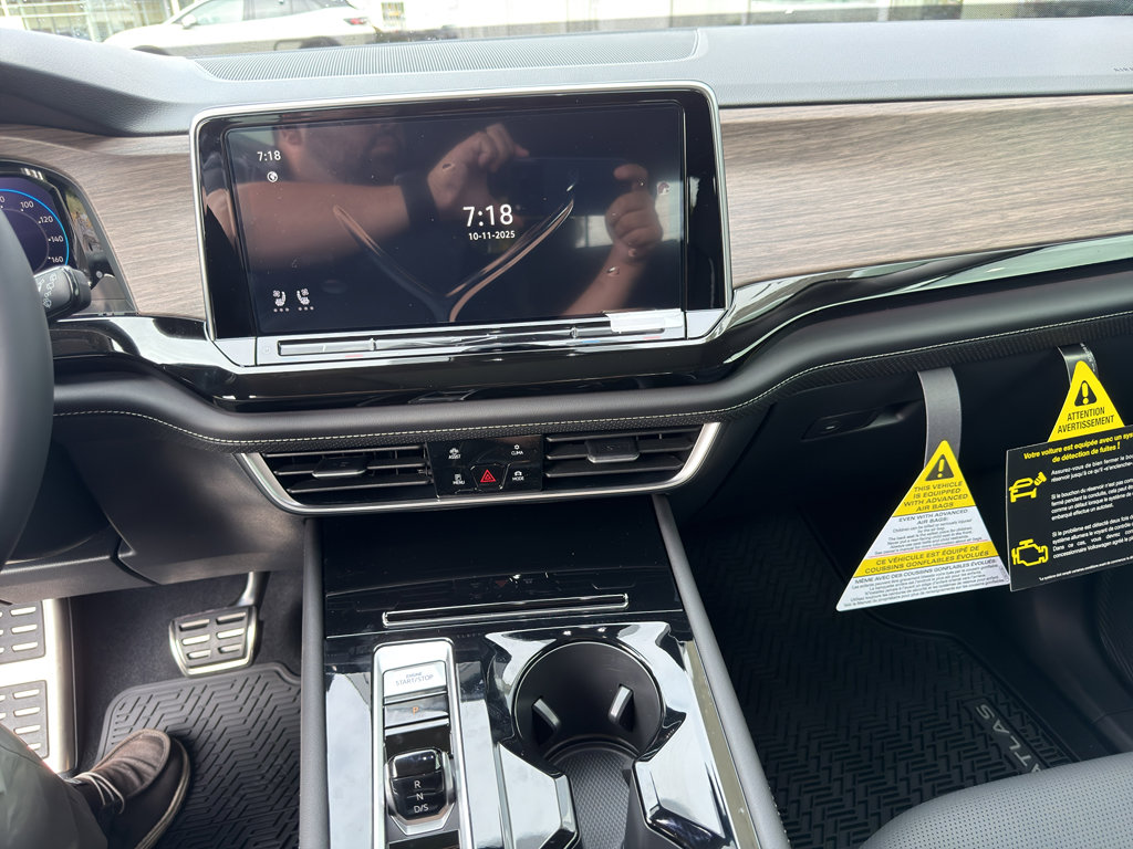 New 2026 Volkswagen Atlas SEL Premium R-Line image 21