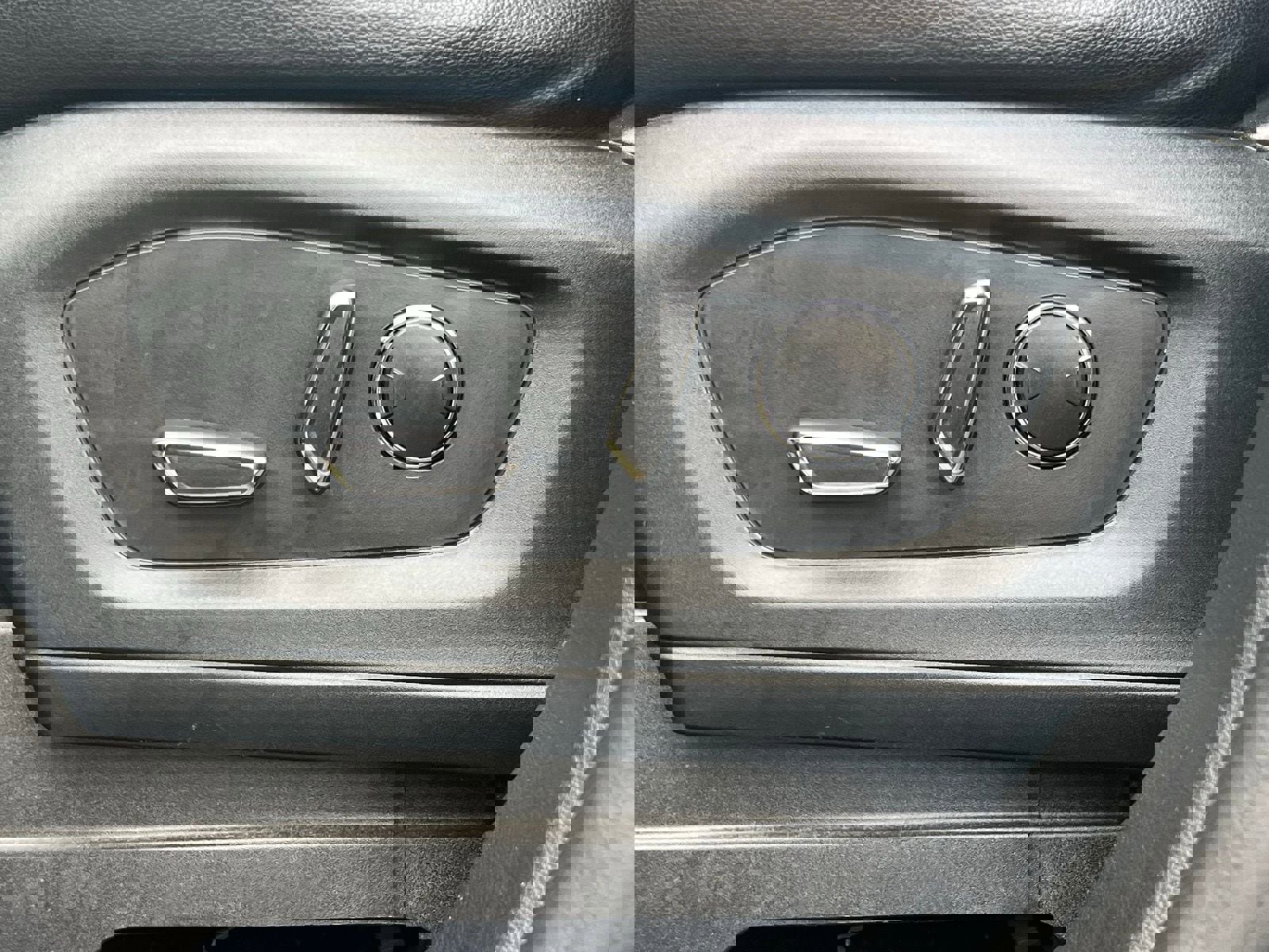 Used 2020 Ford Explorer Limited RWD image 29